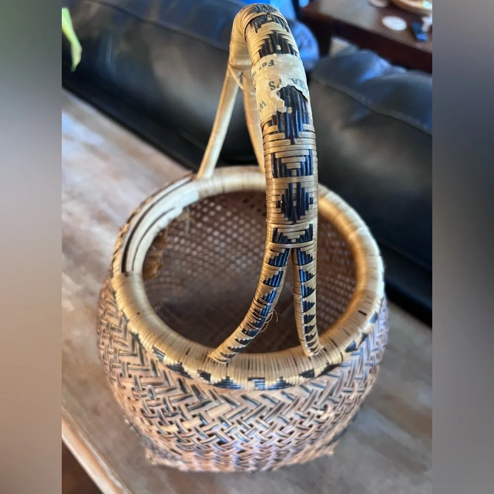 ❤️ Antique Handled Basket 🖤🖤🖤